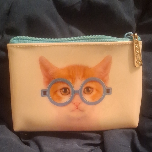 Catseye London Beige Cat Cosmetic Bag with Blue Zipper - Picture 4 of 4